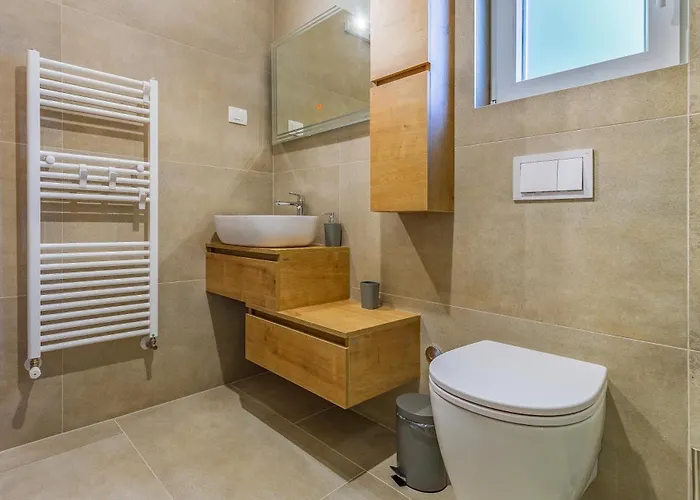 Maya Vikendica Medulin